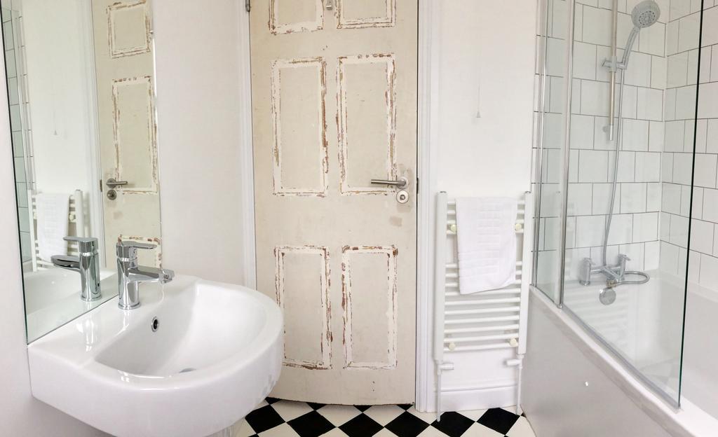 New Quay The Blue Door Bed & Breakfast エクステリア 写真